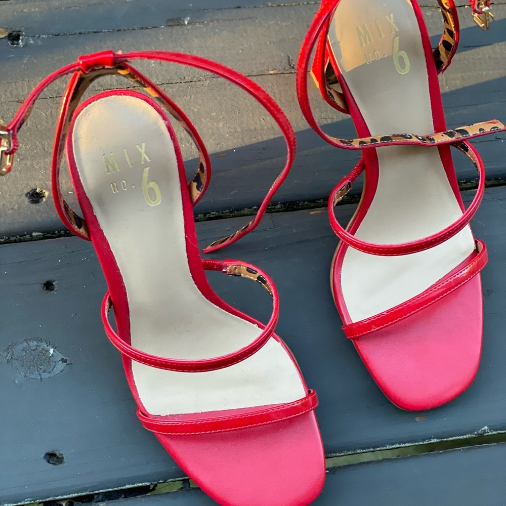 Red heels - Picture 3 of 8